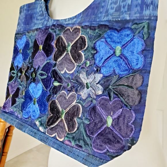 Ethnic Flowers Boho Hobo Embroidered Bag - Picture 5 of 11